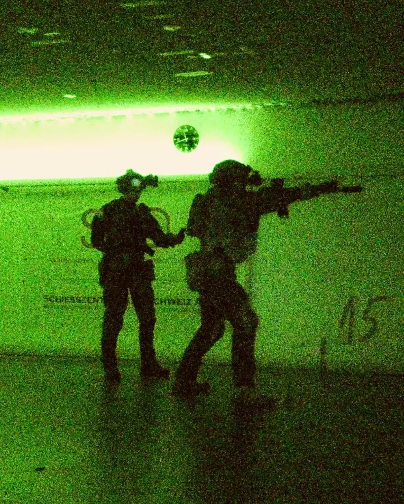 TELLS ARMORY Train With Me, Low Light